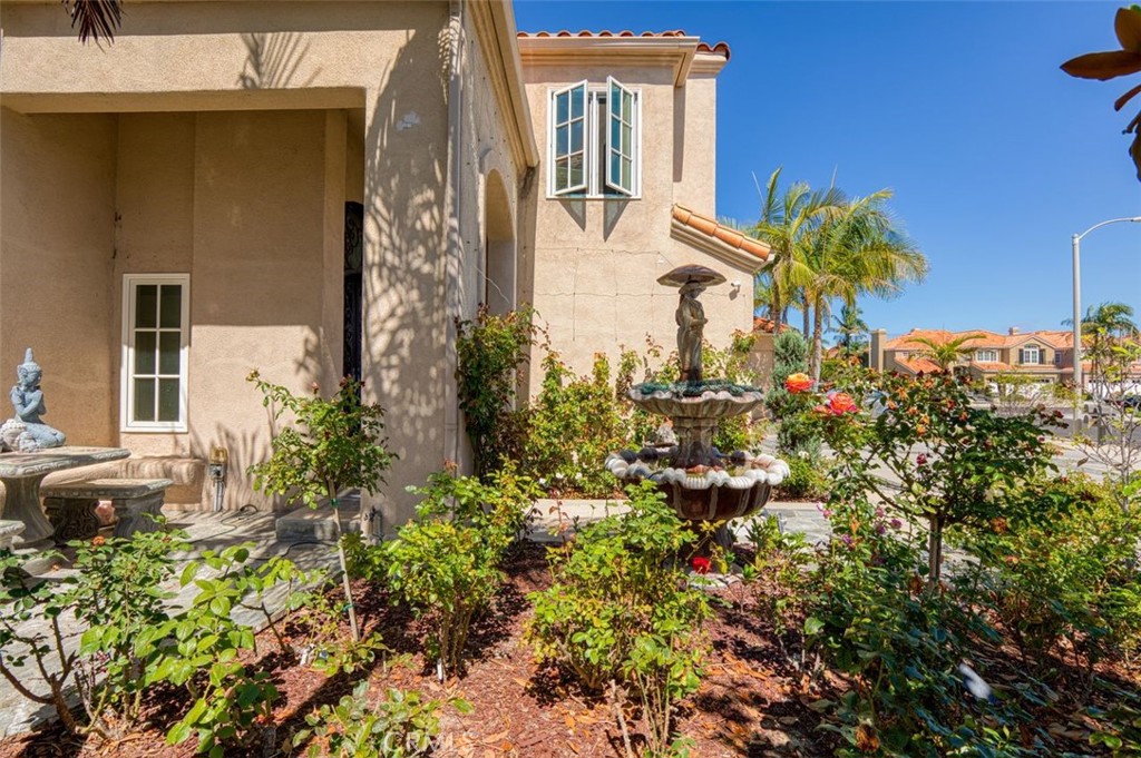 21221 Hillsdale