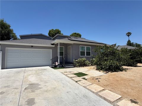 Photo of 8437 Calvin AVE, Northridge, CA 91324 (MLS # SR26118728)