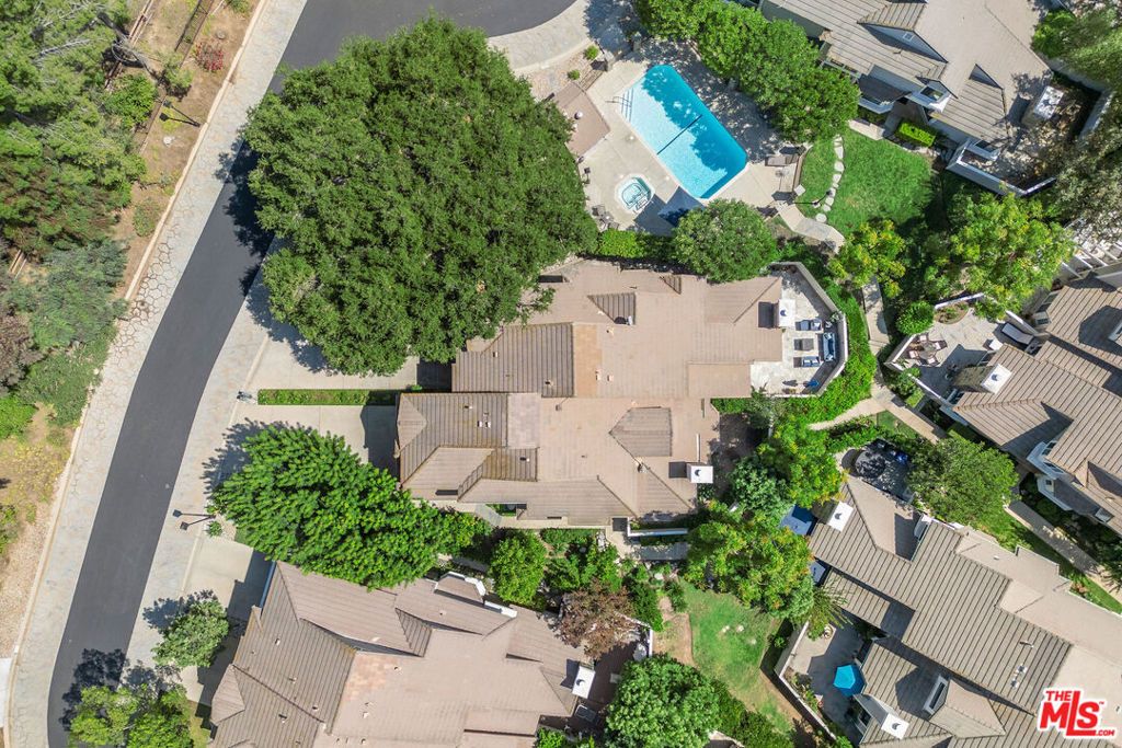 Photo of 5639 Starwood Court, Thousand Oaks, CA 91362 (MLS # 26638075)