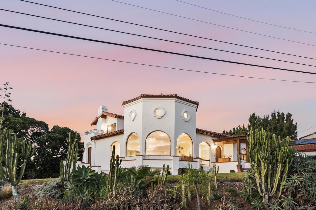 4557 Mayapan Dr