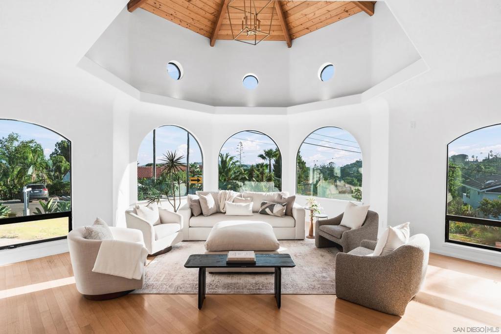 4557 Mayapan Dr