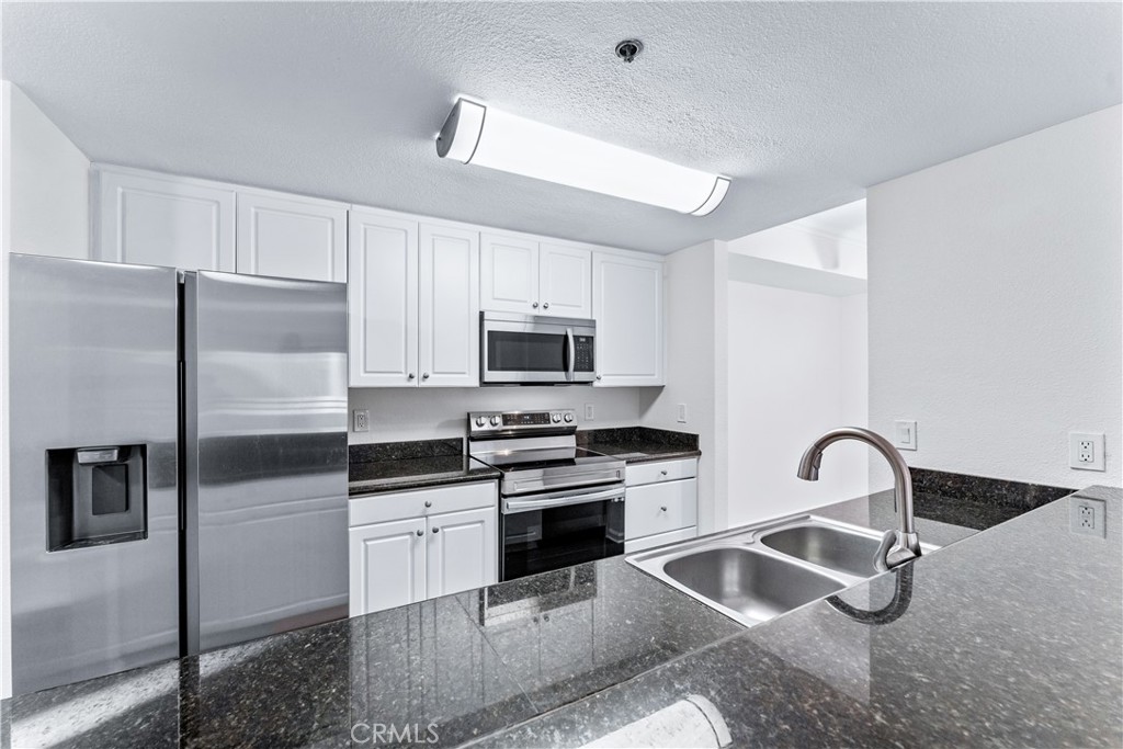 838 Pine Avenue 303
