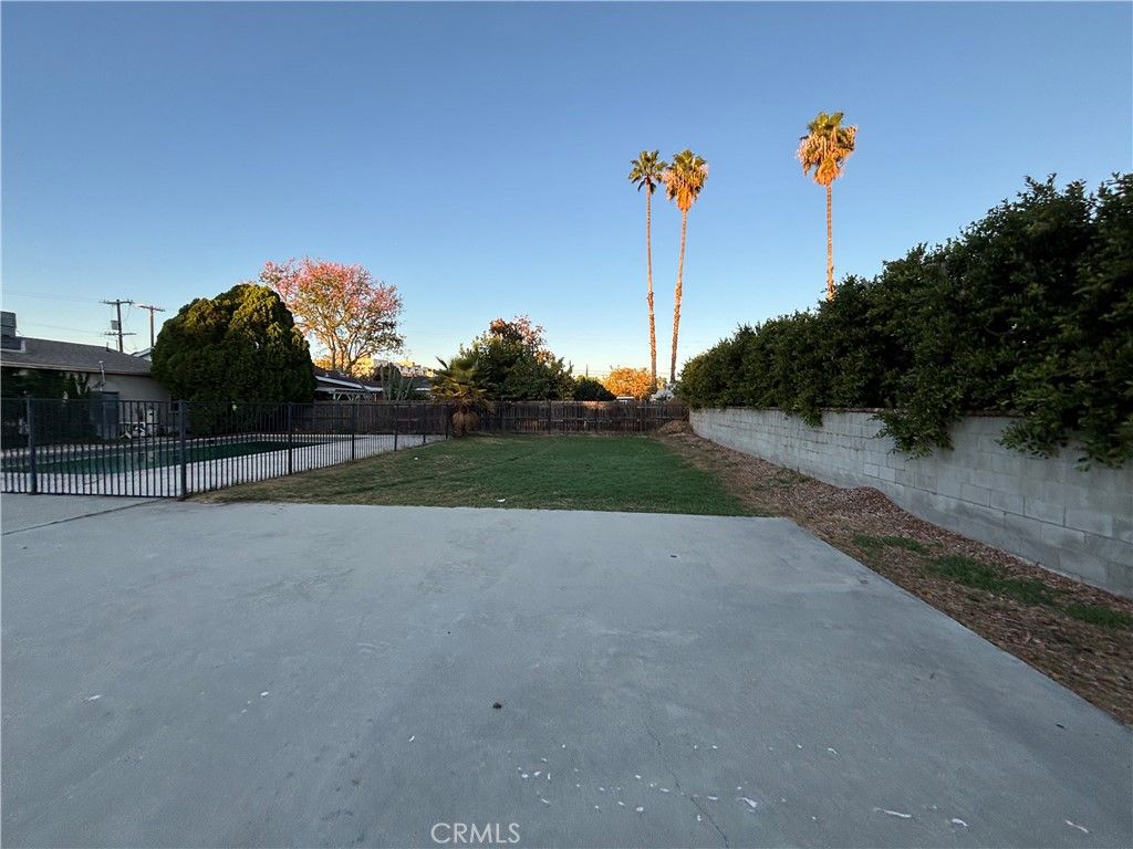 Photo of 15145 Haynes, Van Nuys, CA 91411 (MLS # OC25250507)