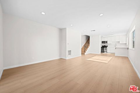 Photo of 1206 S Holt Avenue #4, Los Angeles, CA 90035 (MLS # 25619253)