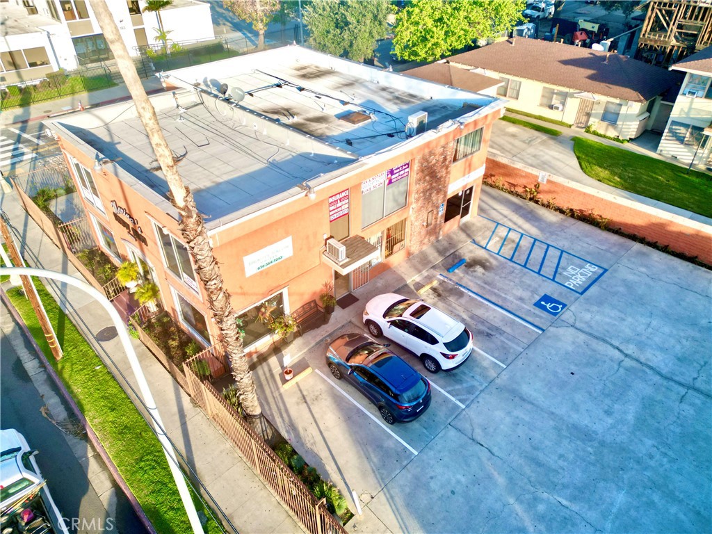 708 N Marengo