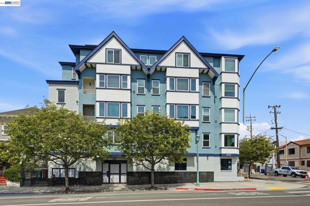 252 International Blvd 303