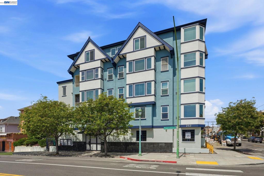 252 International Blvd 303