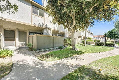 Photo of 2000 W Palmyra Ave #30, Orange, CA 92868 (MLS # OC26064392)