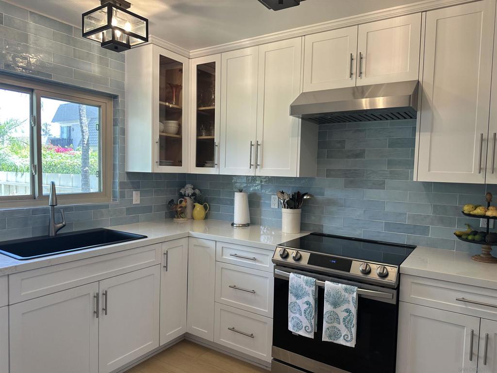 4116 Loma Riviera Ln
