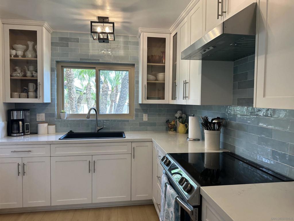 4116 Loma Riviera Ln