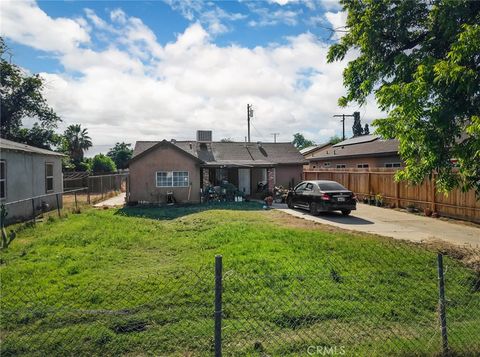 Photo of 310 Madison Street, Bakersfield, CA 93307 (MLS # SR26106228)