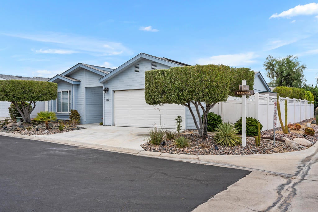15300 Palm Drive 85