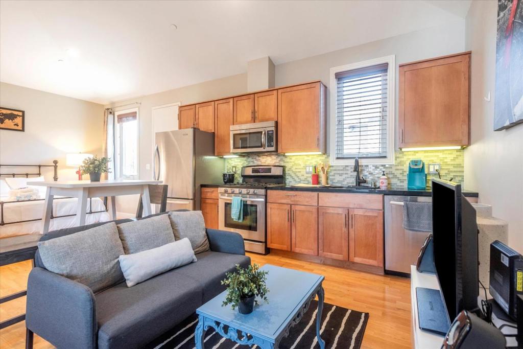 Welcome to your fully furnished studio, steps from Downtown San Mateos top restaurants, cafes, and shops. Walk to local favorites like Ramen Parlor, Pacific Catch, or the buzzing Farmers Market. Commute with ease to nearby tech giantsVisa, Gilead, Oracle, and Sonyand enjoy quick access to the College of San Mateo, Stanford University, and Notre Dame de Namur. Take advantage of local treasures like Coyote Point Recreation Area, the Japanese Garden in Central Park, Hillsdale Shopping Center, and the historic San Mateo Cinemas. Inside your new home, an open layout boasts plenty of natural light, cozy furnishings, and a modern kitchen fully stocked with appliances and dishware. We offer flexible month-to-month or long-term lease options to fit your schedule. Utilities and high-speed internet can be arranged for a seamless move-in, with professional management and prompt support when you need it. Commuting is effortless with Caltrain, Highway 101, I-280, and SFO nearby. Combine a high walk score, a friendly neighborhood, and unbeatable convenience, and youve found your perfect urban oasis.