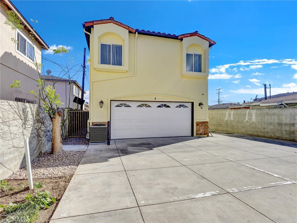1425 W 145th