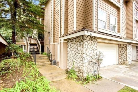 Photo of 909 Lotus Circle, San Dimas, CA 91773 (MLS # CV26057927)