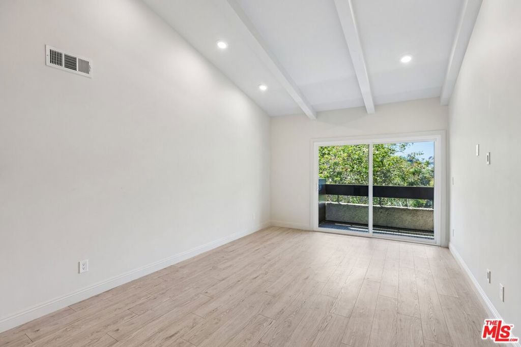 2700 Cahuenga Boulevard E 4313, Los Angeles CA 90068
