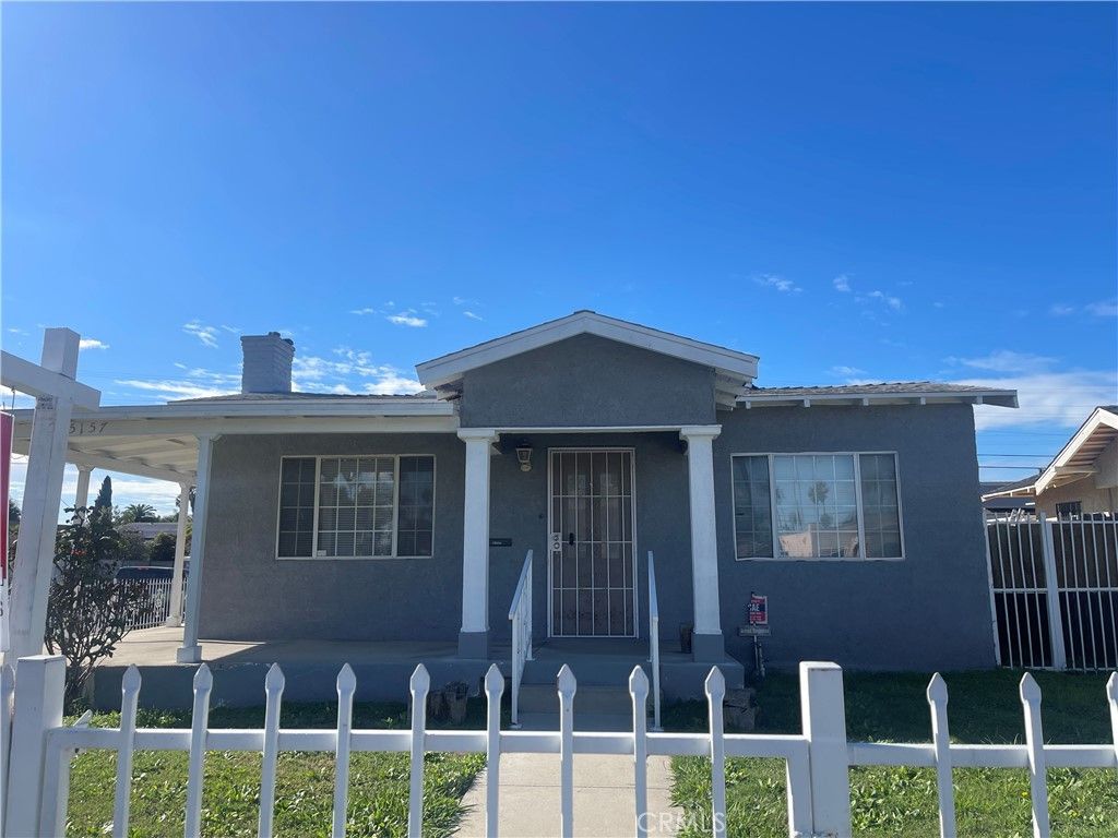 Photo of 5157 Arlington Avenue, Los Angeles, CA 90043 (MLS # DW25248995)