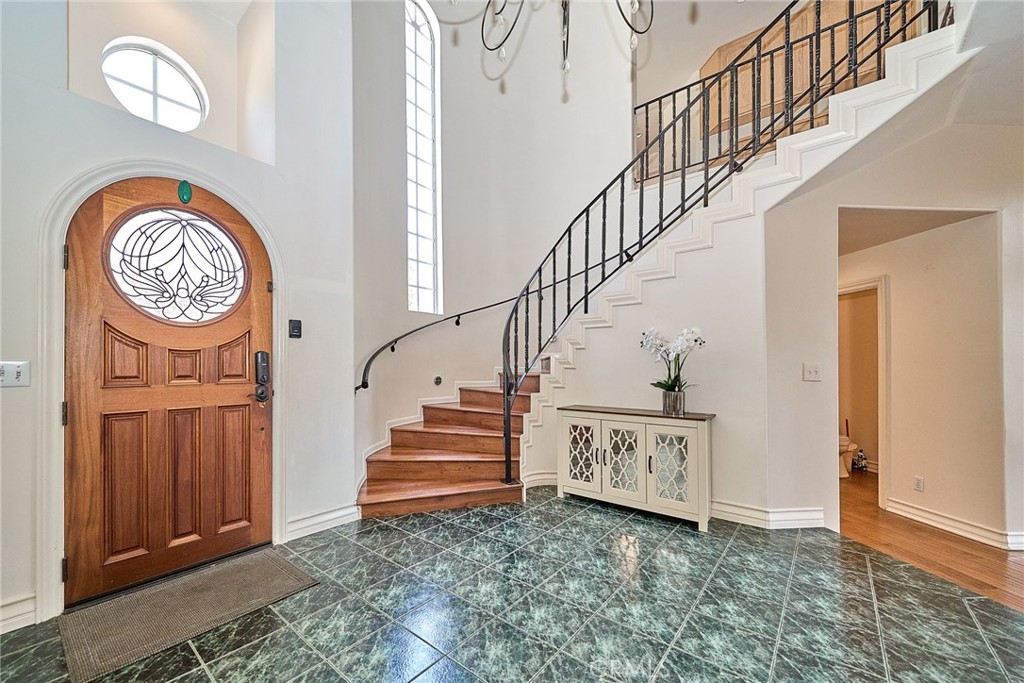 1089 Village Drive