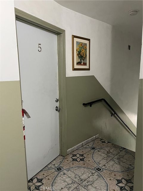 Photo of 6131 Afton Place #5, Los Angeles, CA 90028 (MLS # TR26101511)