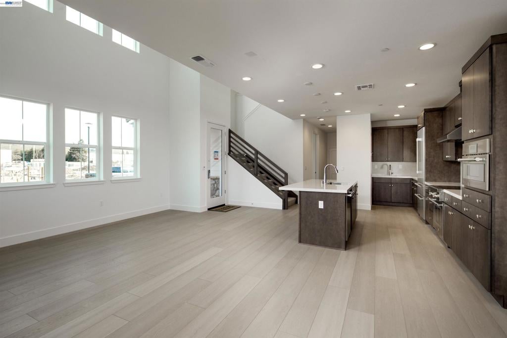 173 Gali Way 2404