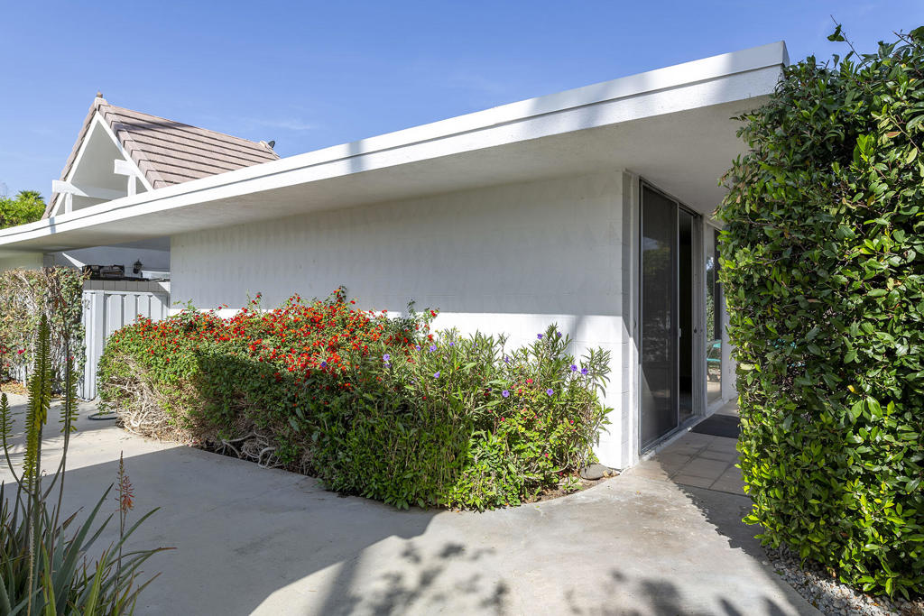 Chalet Palms - Residential