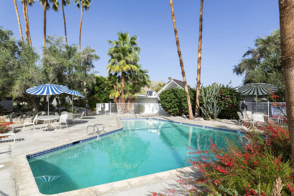 Chalet Palms - Residential