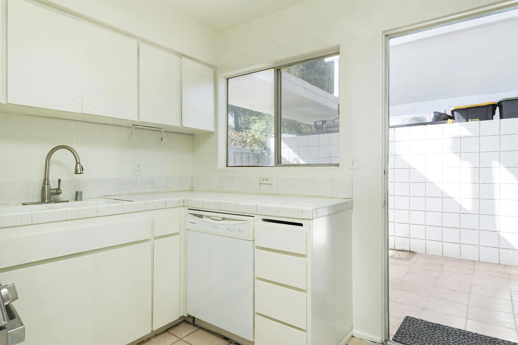 Chalet Palms - Residential