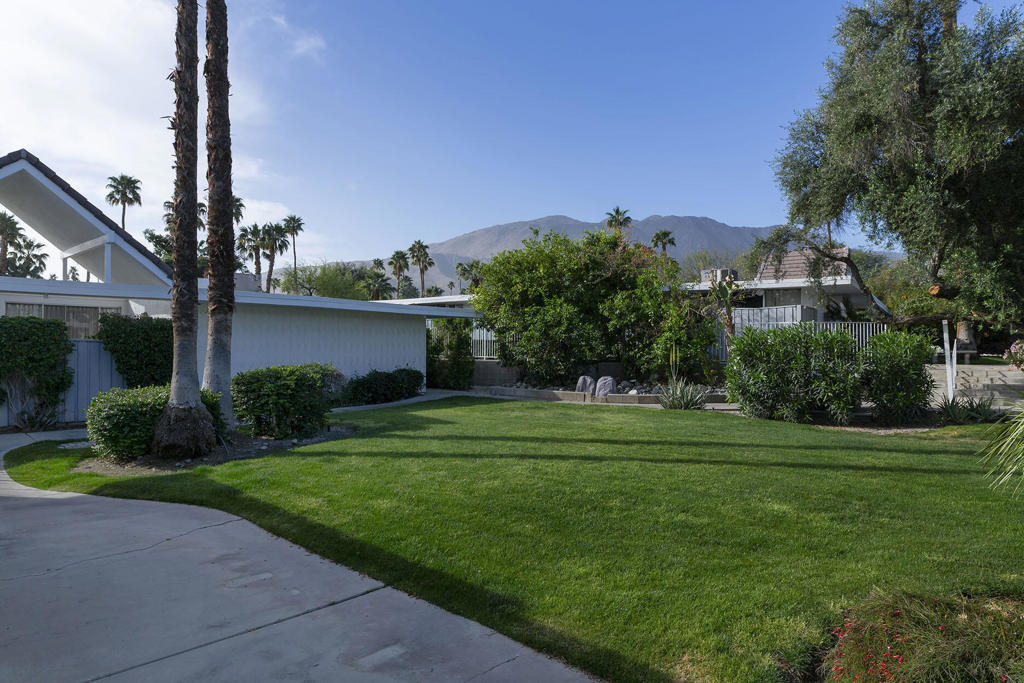 Chalet Palms - Residential