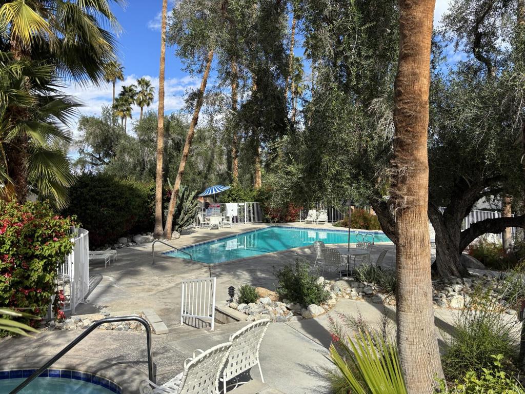 Chalet Palms - Residential