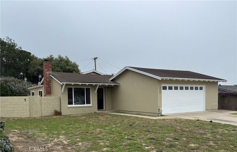 Photo of 722 Edgewood AVE, Santa Maria, CA 93455 (MLS # PI26118323)