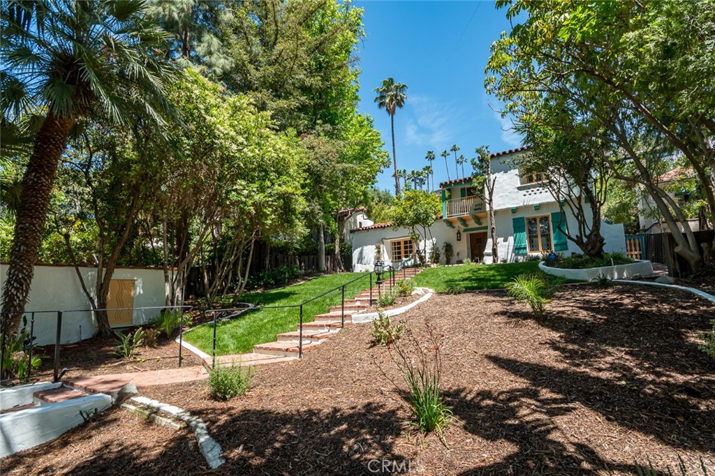 611 E Mountain Street