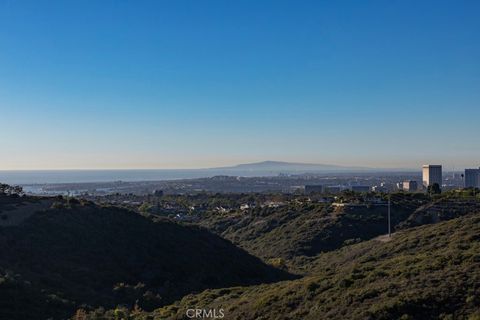 Tiny photo for 3 Via Burrone, Newport Coast, CA 92657 (MLS # NP25249988)