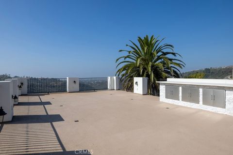 Tiny photo for 3 Via Burrone, Newport Coast, CA 92657 (MLS # NP25249988)