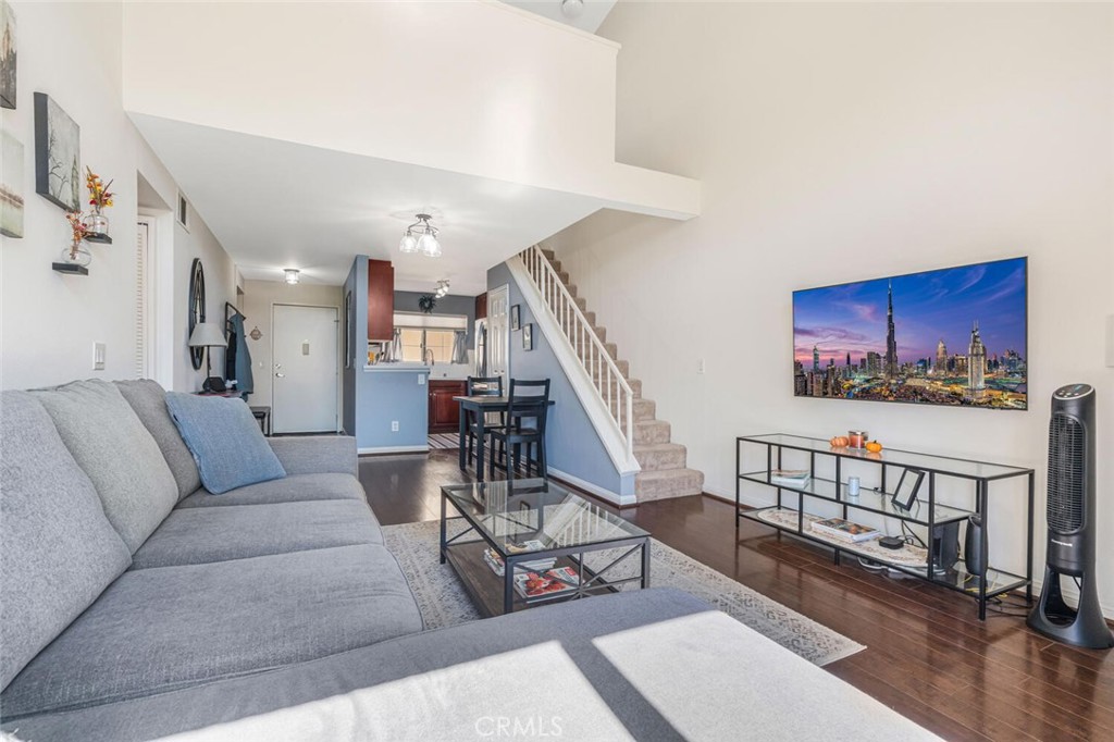 5565 Canoga Avenue 309