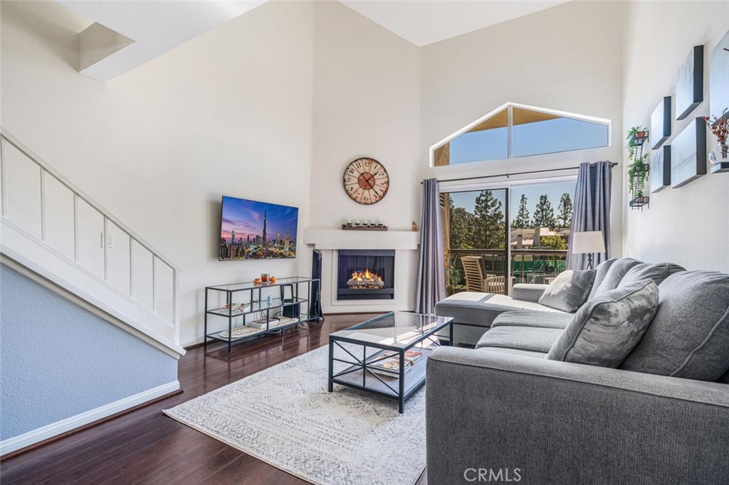 5565 Canoga Avenue 309