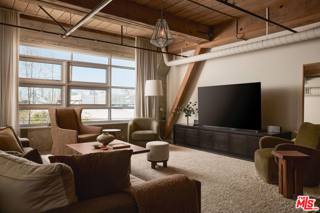 Photo of 530 S Hewitt Street #343, Los Angeles, CA 90013 (MLS # 26633439)