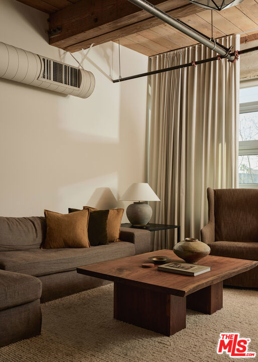 530 S Hewitt Street 343