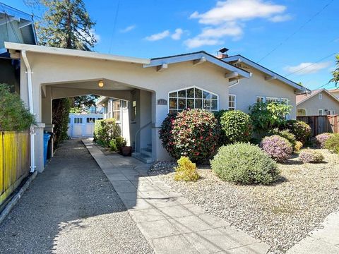 Photo of 811 Highland Avenue, San Mateo, CA 94401 (MLS # ML82040971)