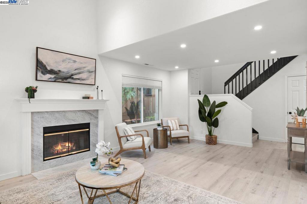 CASTRO VALLEY HT - Residential