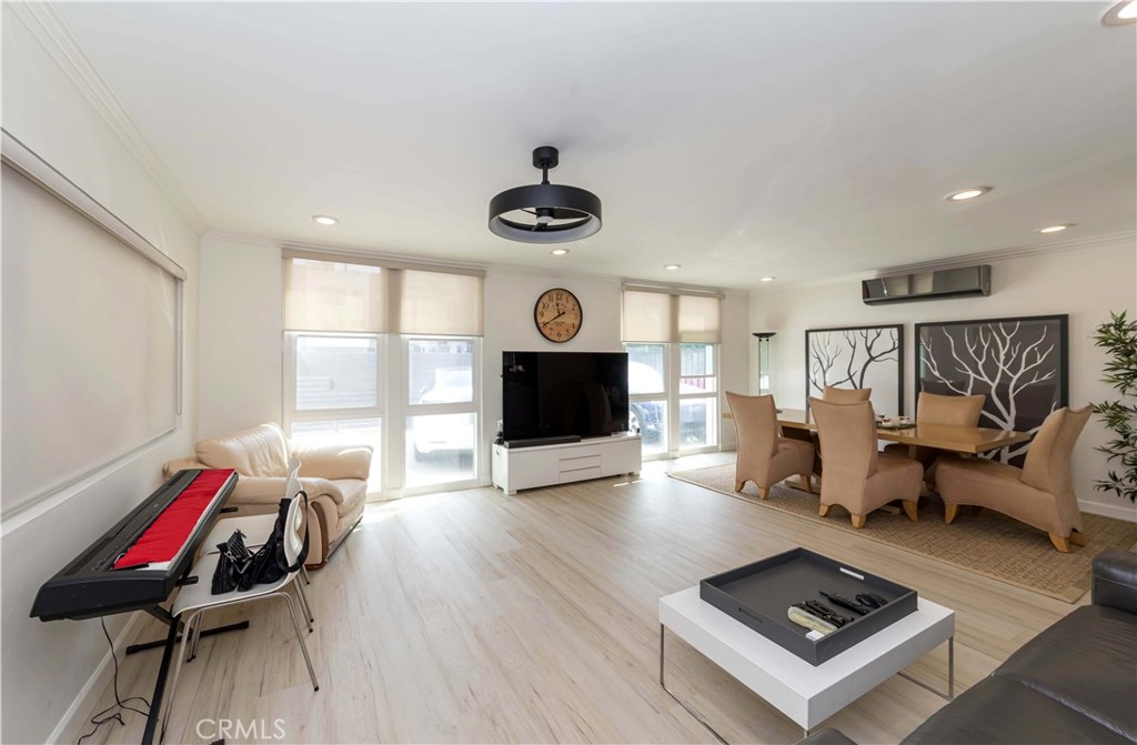 Properties 2 645 N Gramercy Place