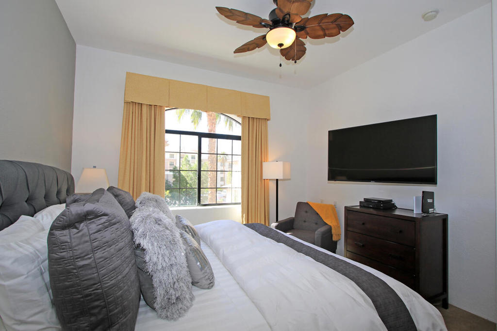 Casitas Las Rosas - Residential Lease