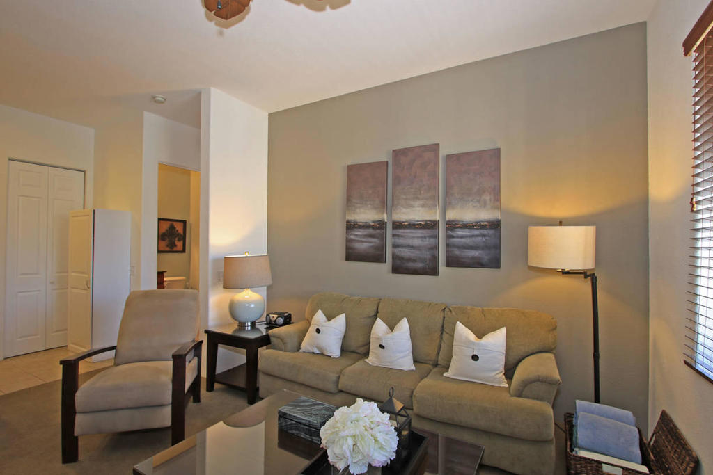 Casitas Las Rosas - Residential Lease