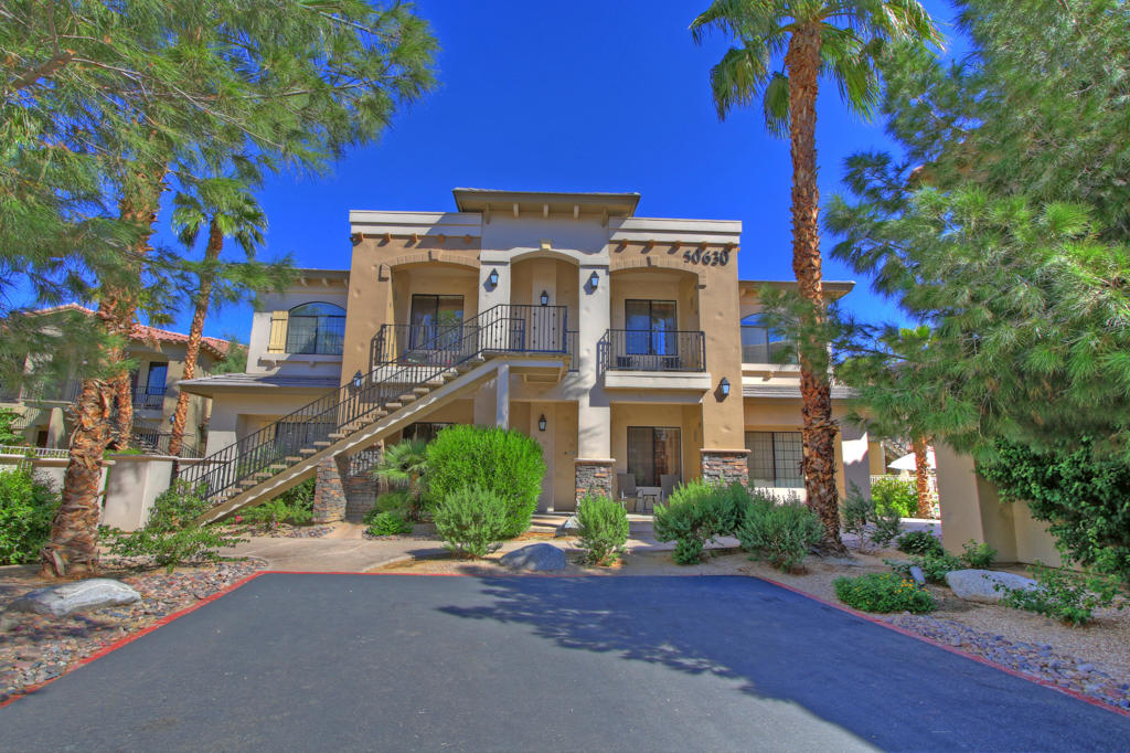 Now Available. Long-Term Lease at $2,100/MonthWelcome to Casitas Las Rosas in the heart of La Quinta! This luxury top-floor 1BD/1BA villa is turnkey furnished and ideally located next to Embassy Suites and just steps from the shops, restaurants, and charm of Old Town La Quinta.Enjoy a spacious, open layout with a comfortable family room featuring a sleeper sofa, TV, and ample space to unwind. The fully equipped kitchen makes dining in a breeze--perfect for everything from quick bites to cozy dinners.The primary suite boasts a king bed, walk-in closet, and easy access to the full bathroom with a tub/shower combo. A private balcony with outdoor seating offers south-facing sunshine--perfect for morning coffee or evening relaxation.Additional features include in-unit laundry with oversized stackable washer/dryer, and access to community pools and spas.No smoking, no pets.