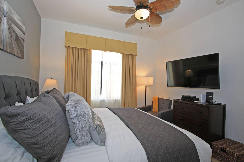 Casitas Las Rosas - Residential Lease