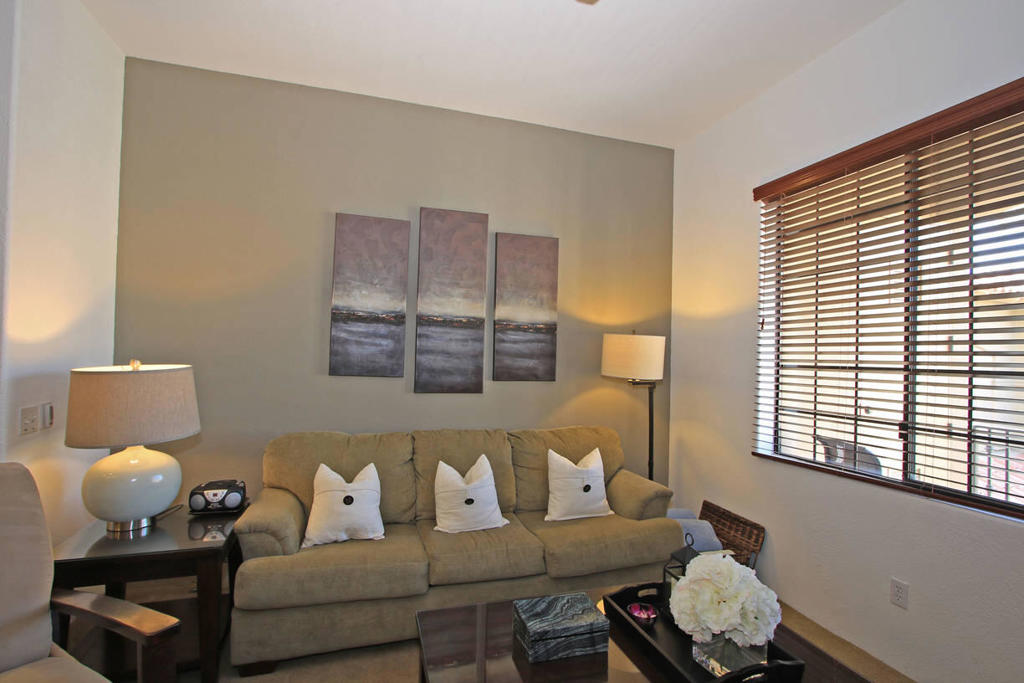 Casitas Las Rosas - Residential Lease