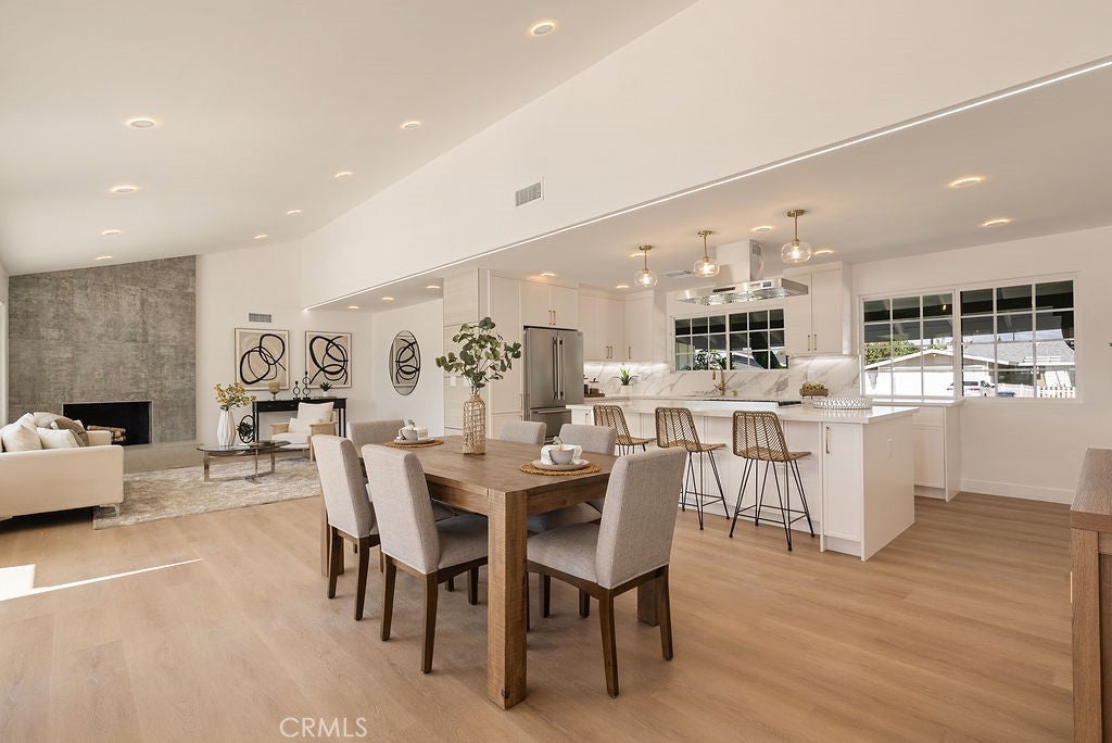 2608 W Palais Road