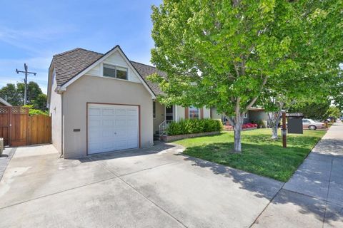 Photo of 3726 Casanova Drive, San Mateo, CA 94403 (MLS # ML82045820)