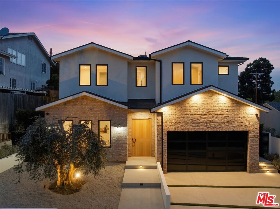 12007 Rose Avenue, Los Angeles CA 90066