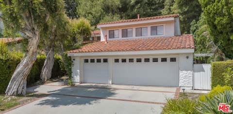 Photo of 23454 Park Hermosa, Calabasas, CA 91302 (MLS # 26852345)