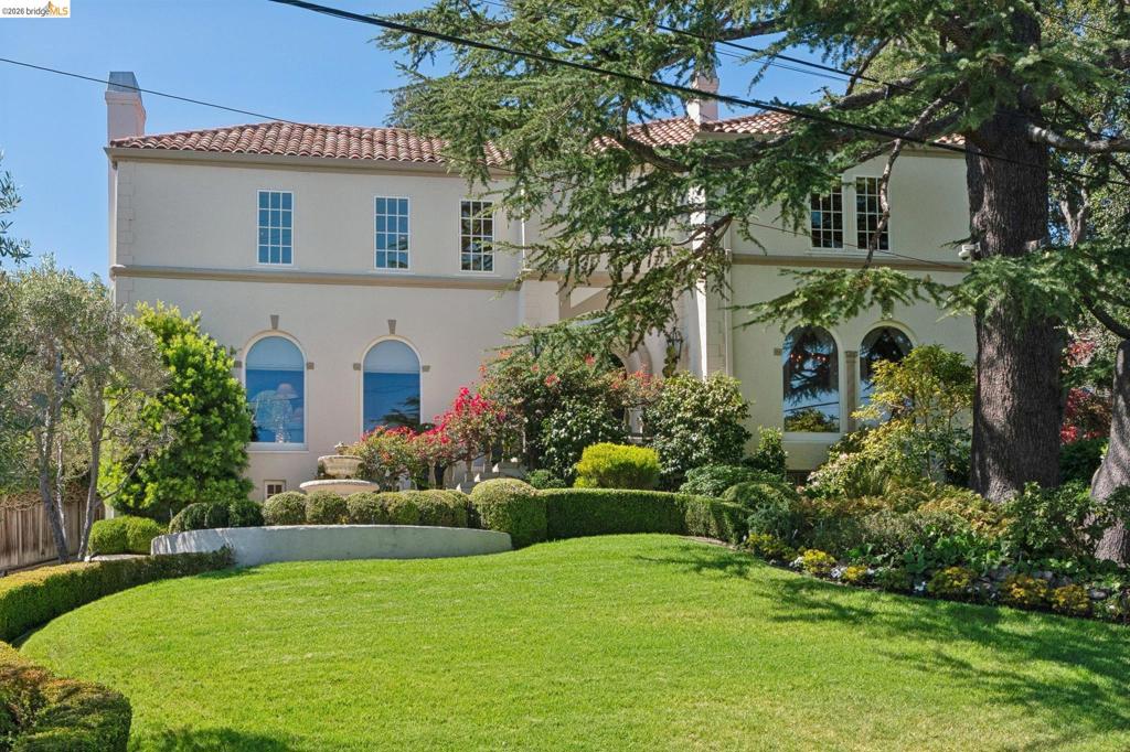 1300 Sunnyhills Rd